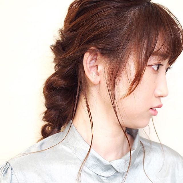 ゴムだけ！セミロング編み下ろしヘアアレンジ