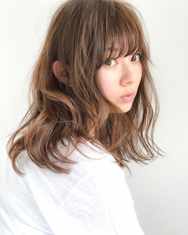 ミディアム×ストレート×耳掛けヘアアレンジ