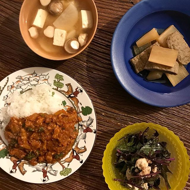 これは便利！サバ缶とトマトの味噌カレー