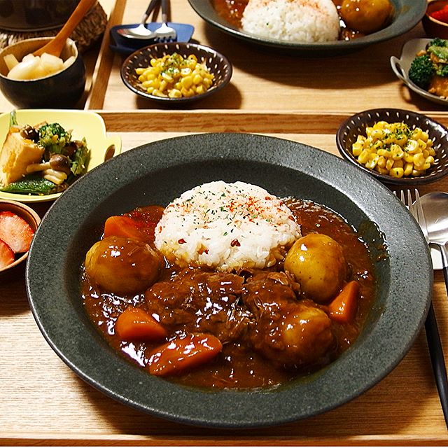 圧力鍋で絶品！牛すね肉と新じゃがの野菜カレー