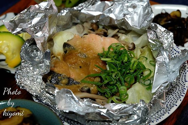 人気の魚で朝ごはん！鮭のホイル焼き