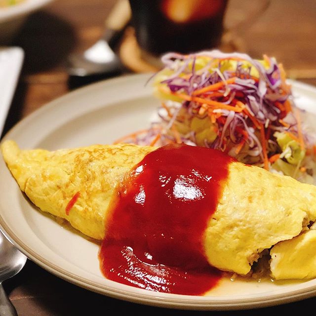 ひき肉を加えて！食べ応えオムレツ