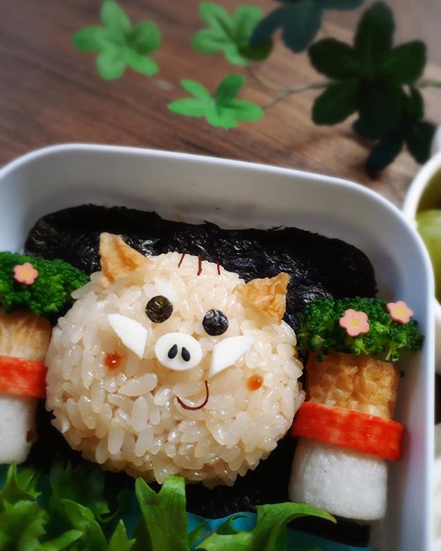 かわいい動物キャラ弁！イノシシおにぎり