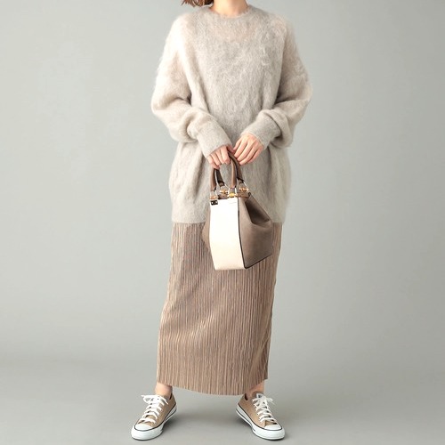 ベージュのコンバースコーデ 秋冬 真似したくなる旬な着こなし方 Folk