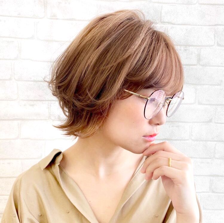 メガネに似合うショートヘア特集 大人女性におすすめの美人見えスタイル Folk