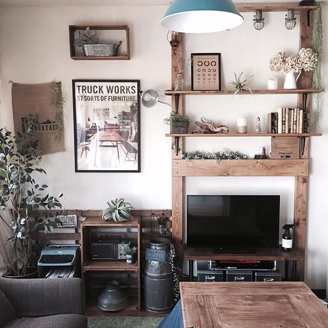 壁面収納がインテリアを左右する 影響力のある壁面コーデでお部屋をキメよう Folk