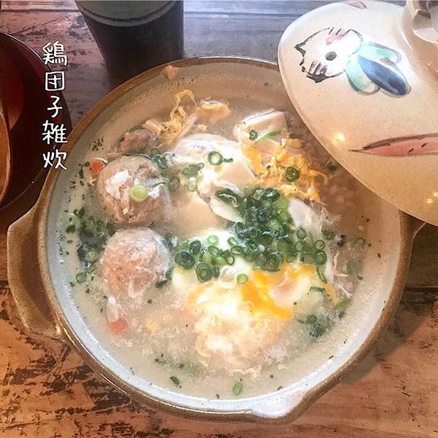 風邪でも食べやすい！鶏団子雑炊鍋