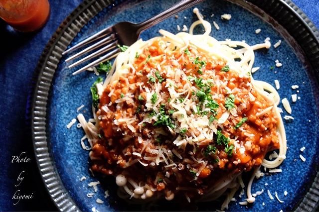 ヘルシーな人気のミートソースパスタ