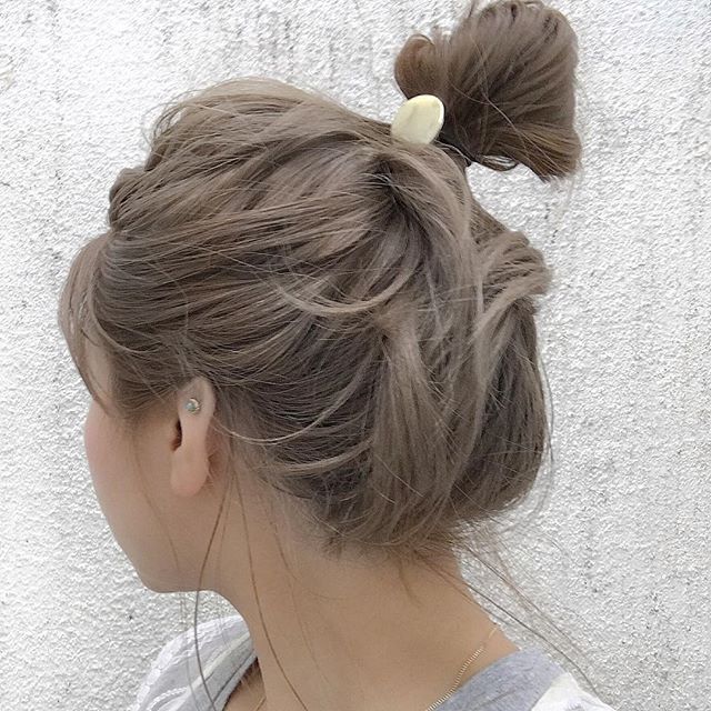 アクティブな高めお団子ヘアアレンジ