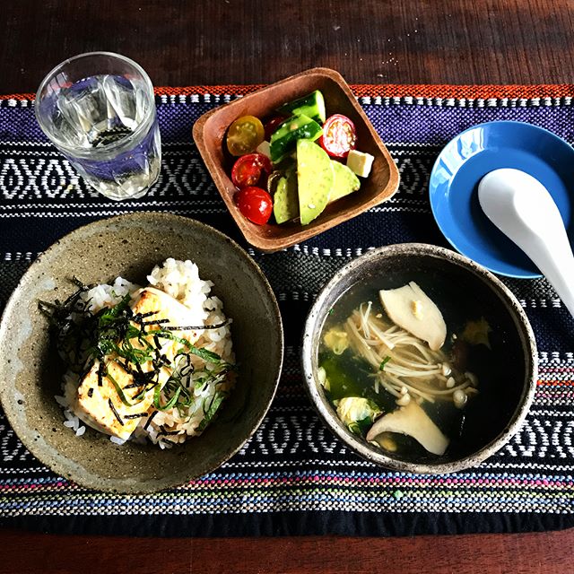 ヘルシーな朝ごはんに！豆腐丼