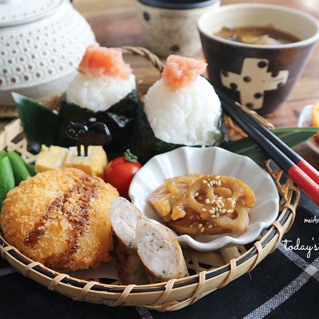 良く食べる3歳にメンチカツ朝ごはん