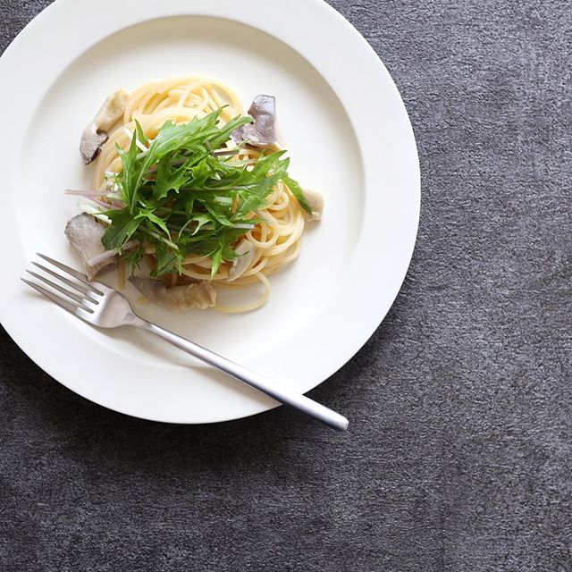 生野菜でさっぱり！あわび茸と水菜の和風パスタ