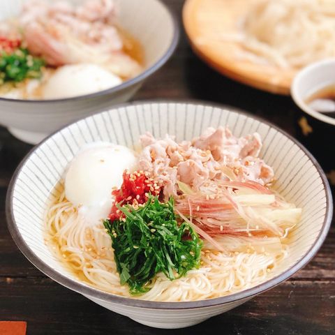 モリモリ食べる豚しゃぶ梅しそ温玉ぶっかけ素麺