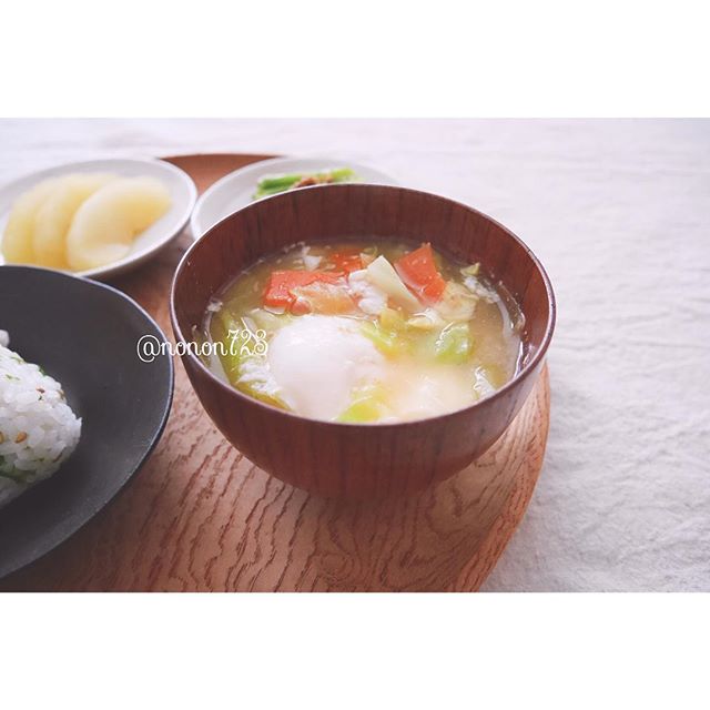 海鮮丼の献立に合う！落とし卵のお味噌汁