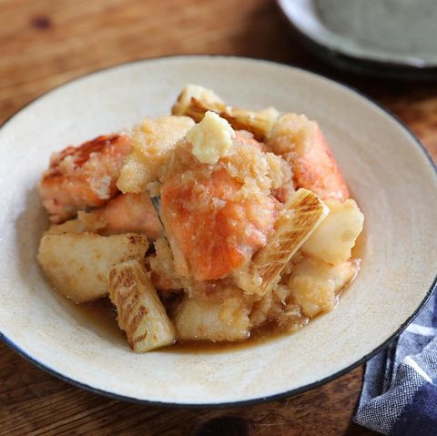 簡単なレシピに！鮭と長芋の生姜おろし和え