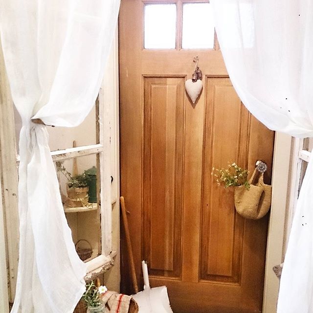 丸見えのリビングを防ぐカーテン