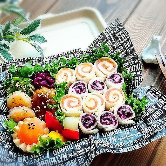 ワンハンドで食べやすい！ロールサンドのお弁当