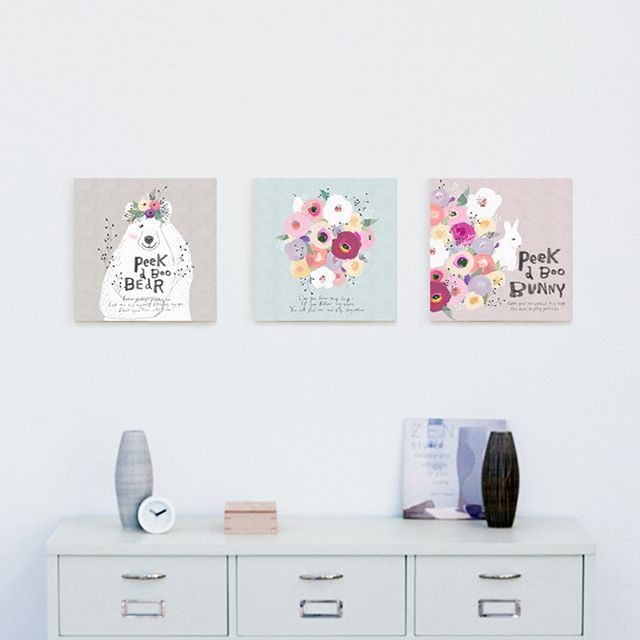 華やかなお花の絵画