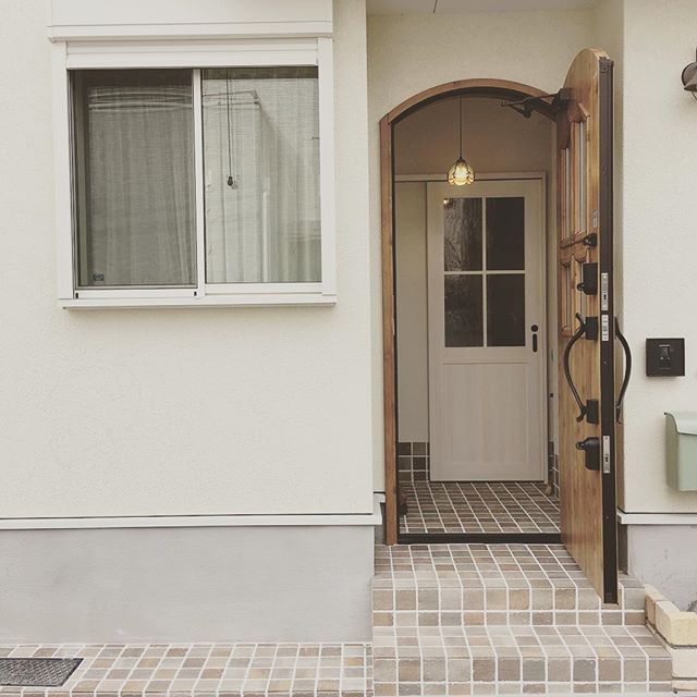 運気を向上する木製ドア