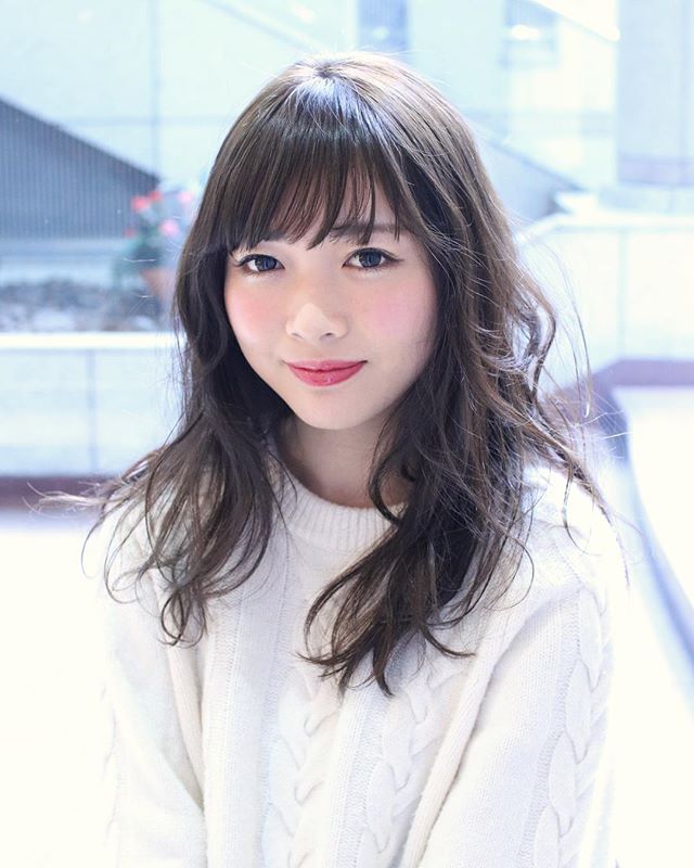 ぱっつん×ゆるふわが可愛いへアスタイル