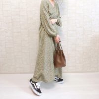 大人女子のVANSオールドスクールの春コーデ。おしゃれ上級者の履きこなし術って？