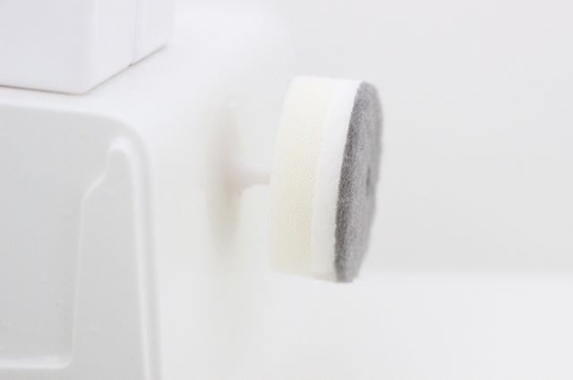 どこでも収納できる吸盤付きのスポンジ