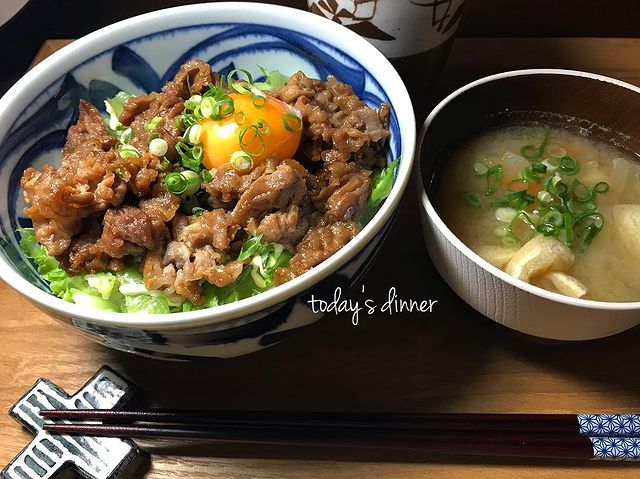 美味しい豚肉を炒めてのっけ丼