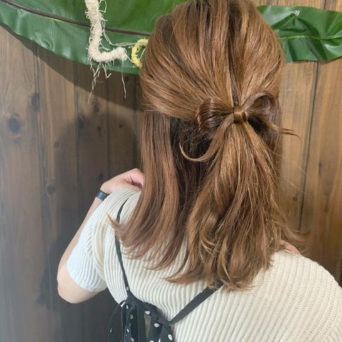 後ろ姿をおしゃれに！リボンヘアアレンジ