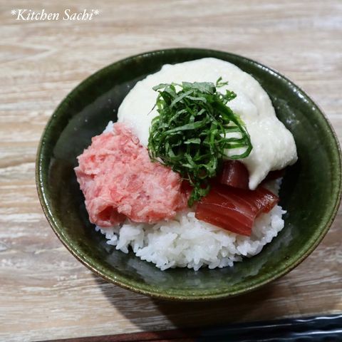 2種のマグロの山かけ丼