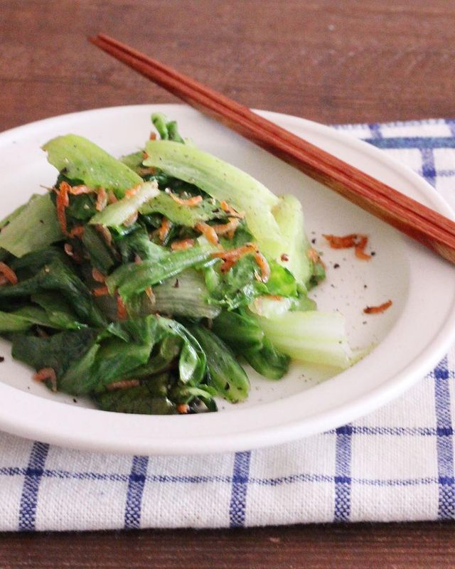 旨副菜♪レタスとあみえびのごま油炒めレシピ