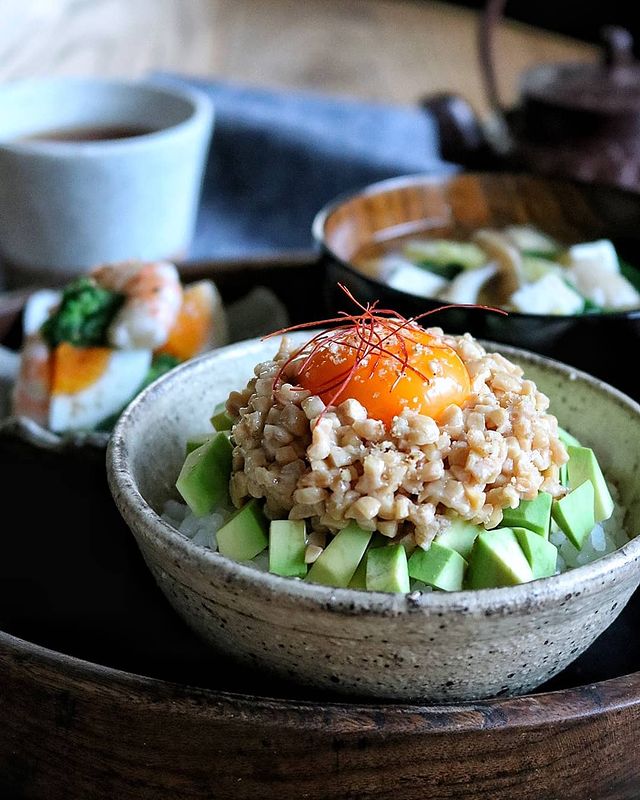 大満足トッピング！アボカド×卵×納豆レシピ