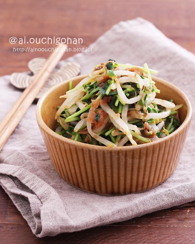 もやしと豆苗のうめポン和え