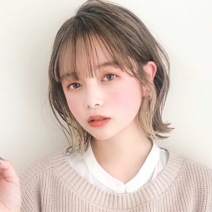 おでこが広い丸顔さんに似合う髪型って 前髪あり なし別の大人女性スタイル Folk