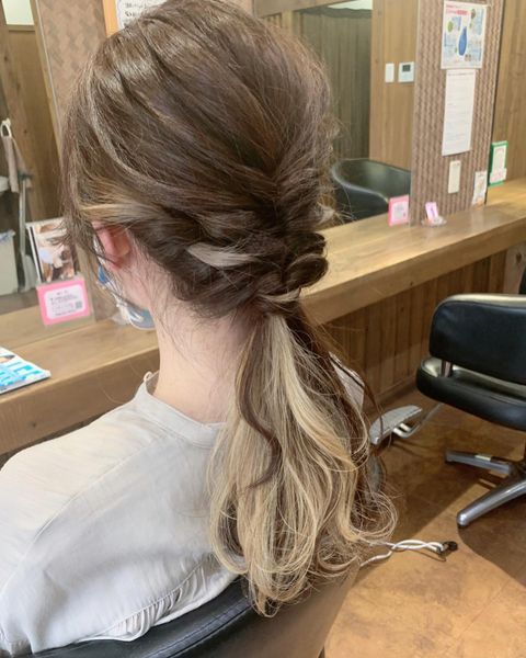 くるりんぱで簡単な夏向けヘアアレンジ