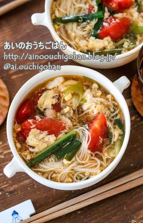 素麺、ネギ、にら、トマト、かきたまご、スープ。