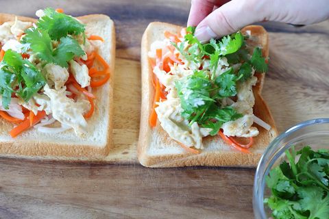 お手軽！鶏ささみと野菜のバインミーレシピ