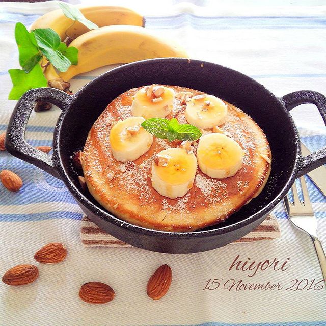 大満足♪バナナ入り蒸し焼きパンケーキレシピ