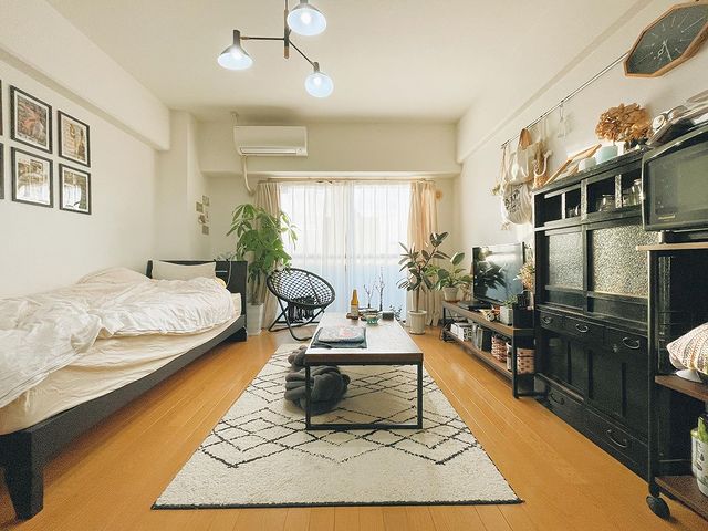 黒色の家具で揃えたかっこいいインテリア