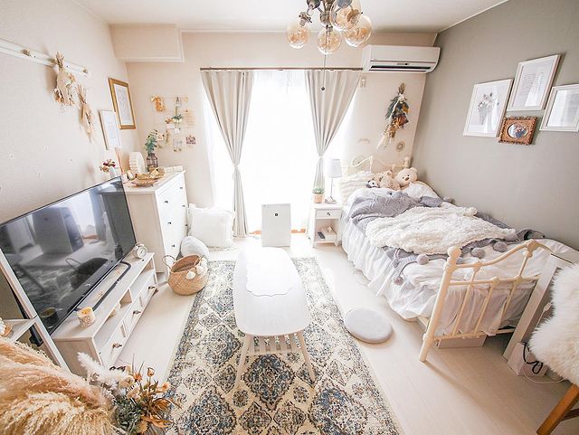 白色の家具で揃えたナチュラルなインテリア