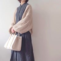 《無印》ワンピースの春コーデ18選。大人が着こなすシンプルなおしゃれって？