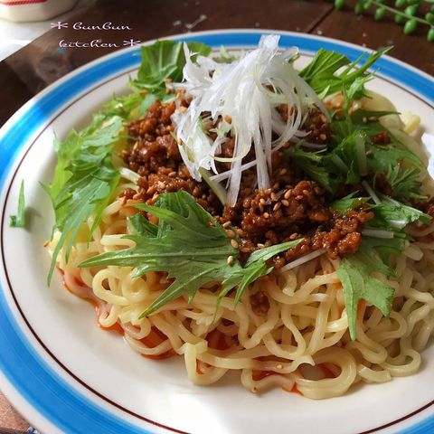 汁なし担々麺