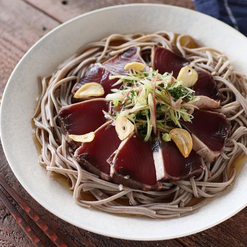 人気アレンジ！カツオのたたき冷やしそば