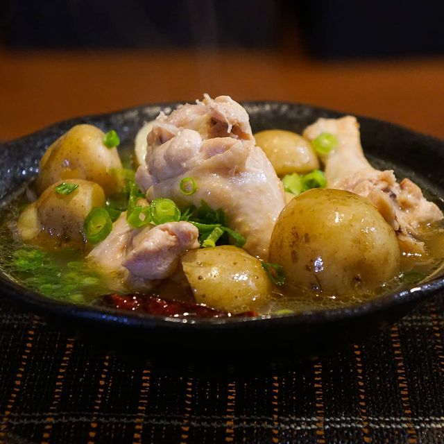 じゃがいもと鶏肉の煮込み