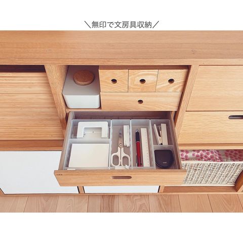 引き出しに家族みんなが使う文房具を収納