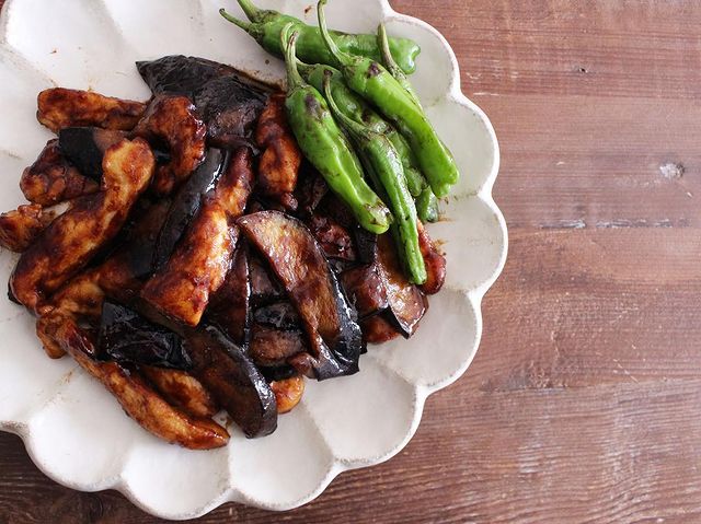 なす、鶏肉、ししとうがらし、炒め。