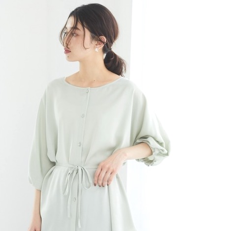 大人女子のパフスリーブコーデ選 華奢見せアイテムをバランス良く着る着回し術 Folk