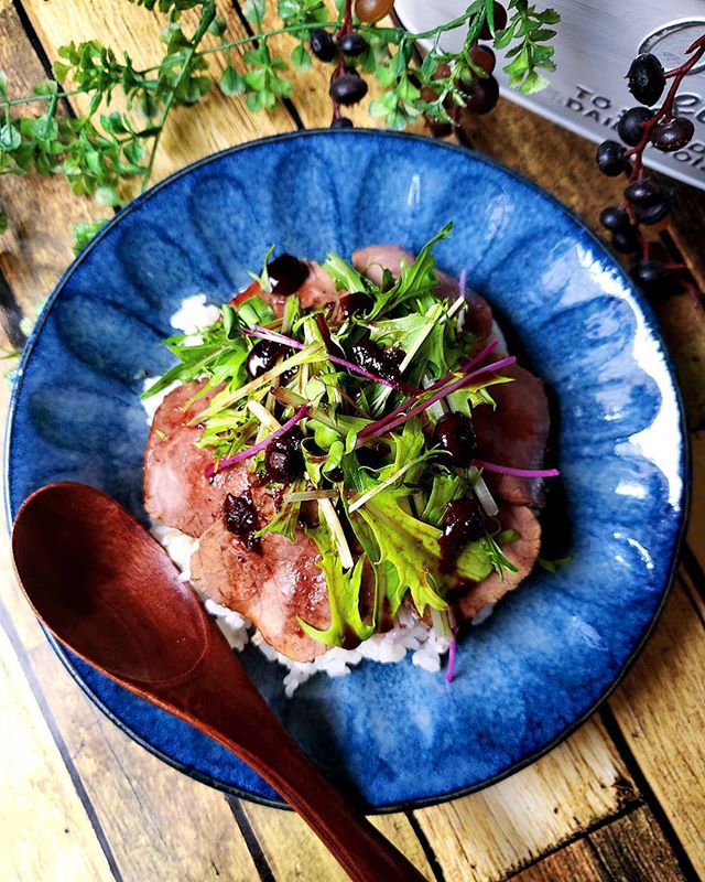 夏に人気のご飯メニュー：ローストビーフご飯