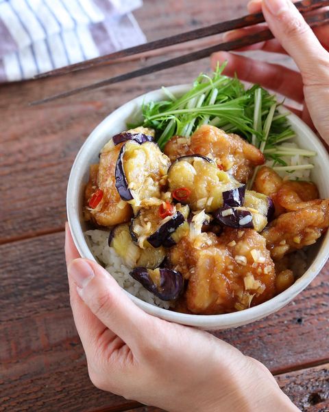 人気料理！ナスと鶏肉の揚げ焼きびたし丼