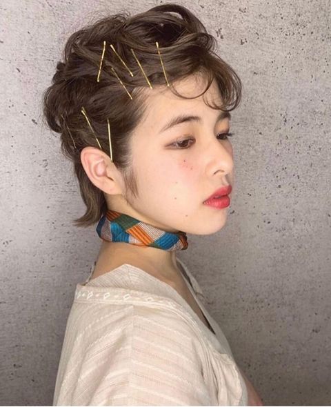 顔周りスッキリ！結婚式向けショートヘアアレンジ