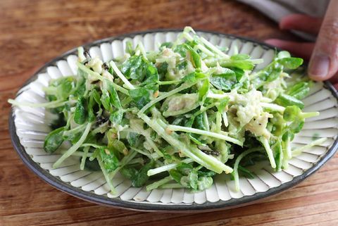 豆苗のアボツナ塩昆サラダ